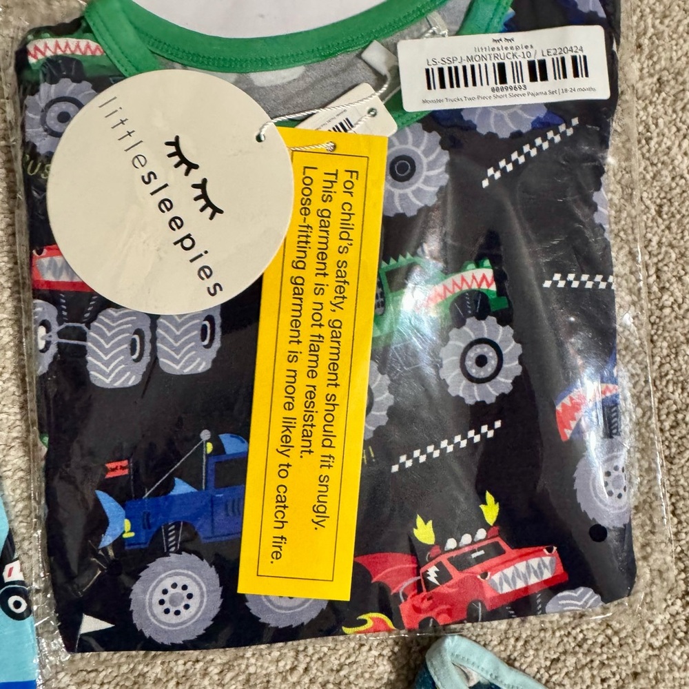 Little Sleepies 18/24 Bundle. Comment any questions - Picture 8 of 14